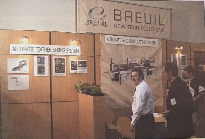 Breuil, the French manufacturer of automation equipment for hatcheries, took advantage of VIV Europe 2006 to present the first automatic wing-sexing machine. The company stated that its error rate was between 3% and 5%.